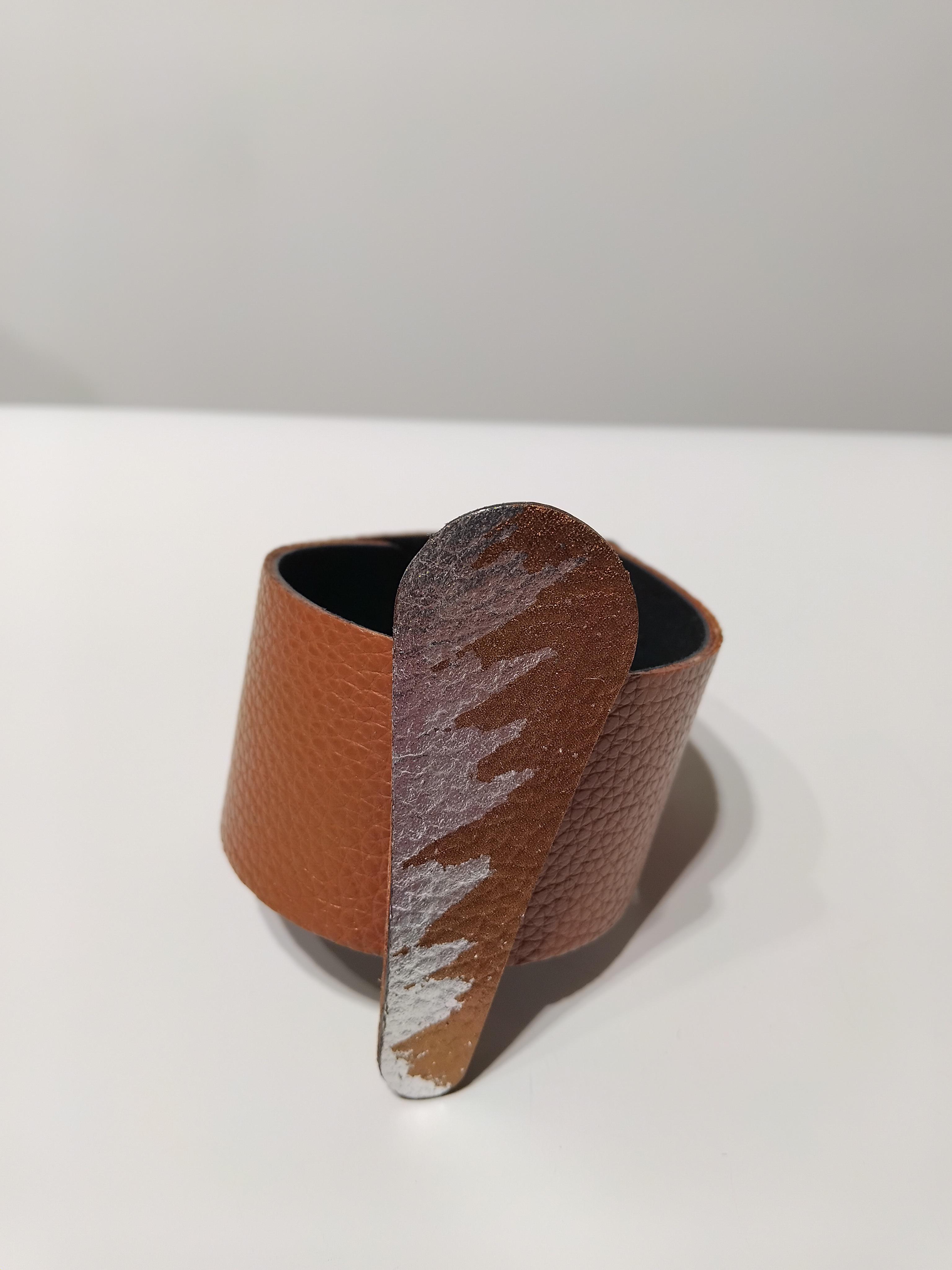 Гривна цвят капучино