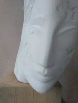 Женски портрет, Р. Митев thumbnail 2