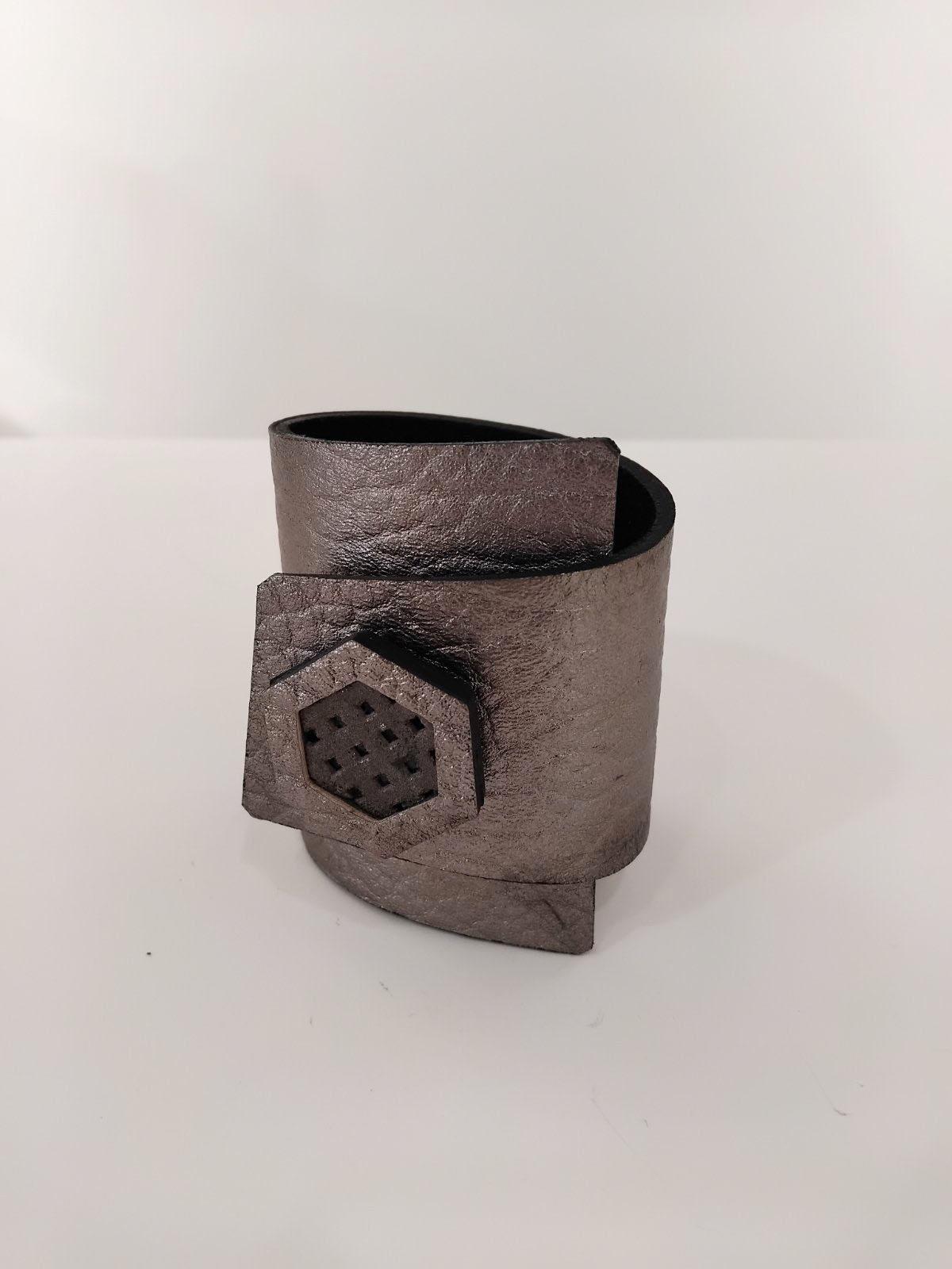 Бронзов комплект - гривна